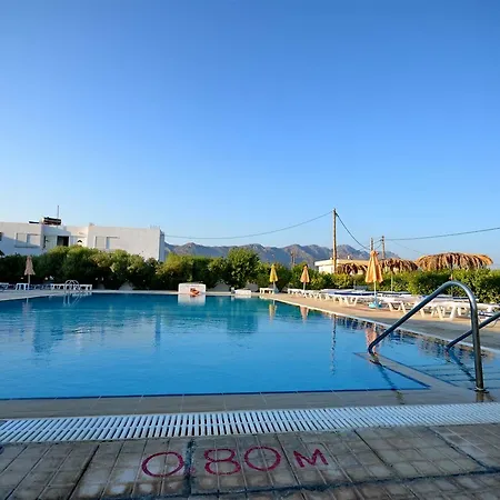 Nikos 2 & Aparthotel