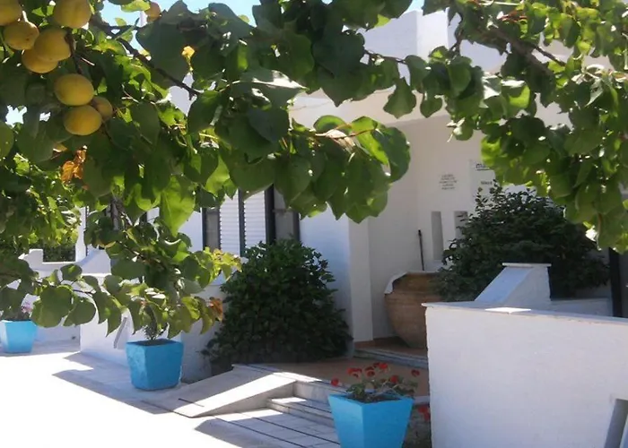 Nikos 2 & Aparthotel