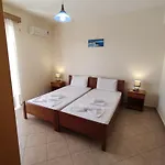 Nikos 2 & Hotel apartamentowy 3*