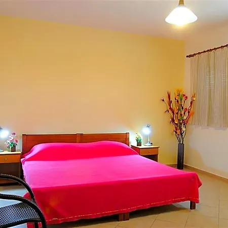 Nikos 2 Studios&apartments