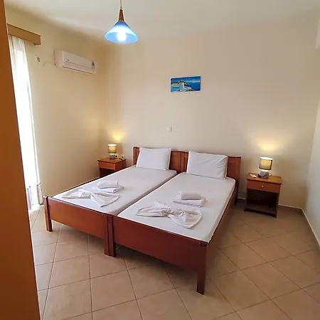 Nikos 2 Studios&apartments 3*