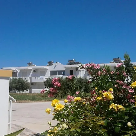 Aparthotel Nikos 2 & 3*